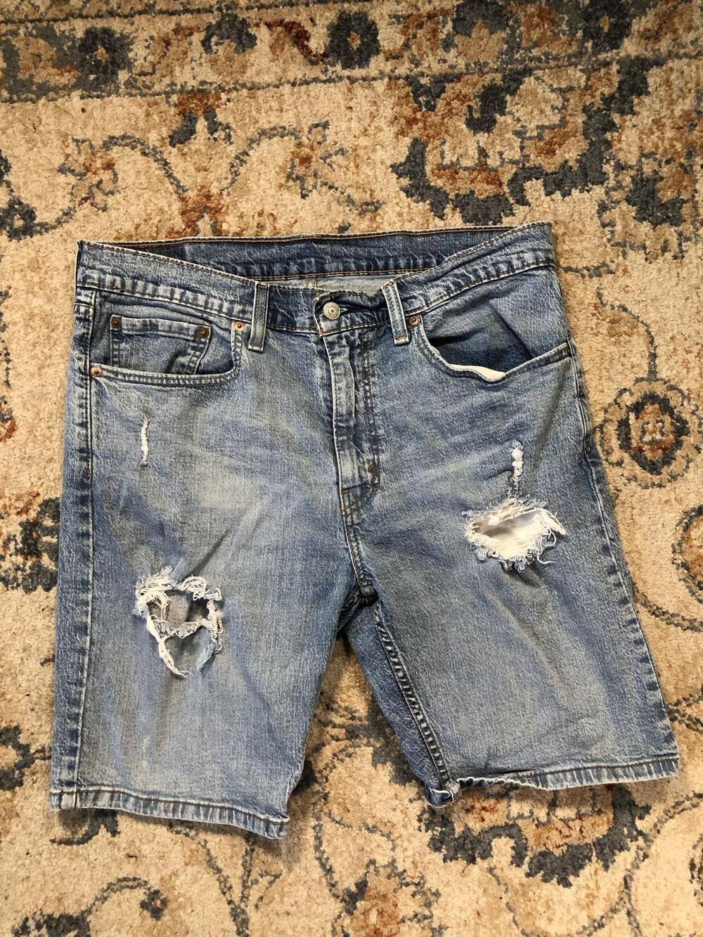 Levis 405 Denim Shorts Mens 34 Light Wash Blue Distressed 5 Pocket Bermuda